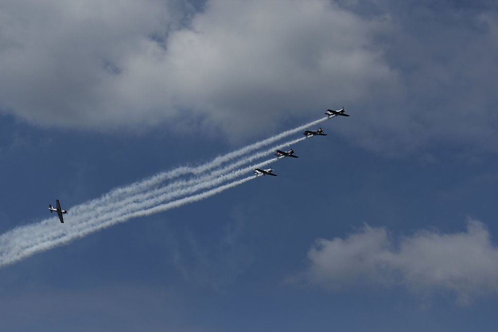 YAK-50-Aerostars-k.jpg