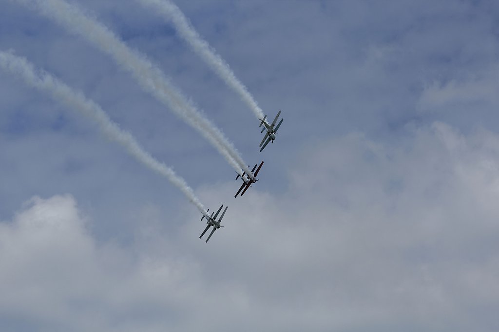 YAK-50-Aerostars-q.jpg